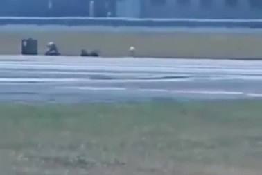 Hành khách văng khỏi tiêm kích F-15 Mỹ vì bật nhầm ghế phóng