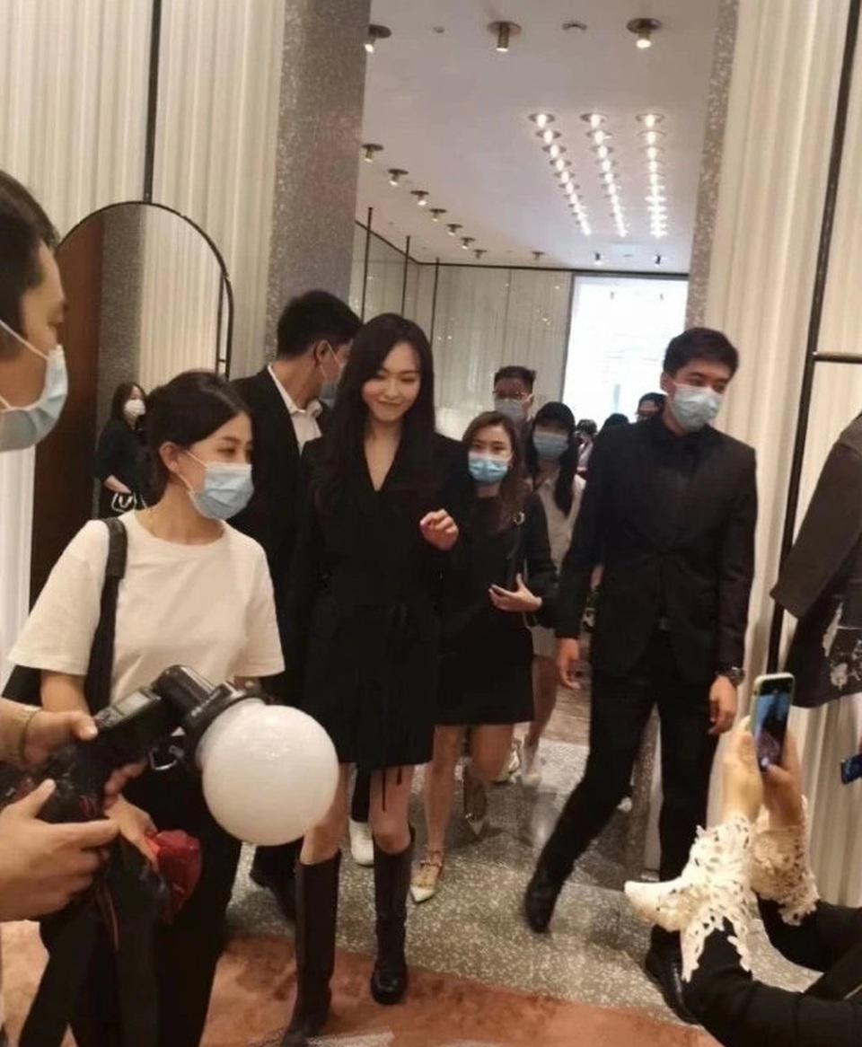 Mê mẩn ngắm gái một con Đường Yên tại sự kiện - 4