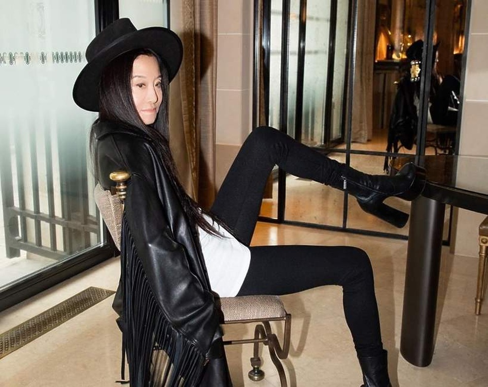 Kinh ngạc ngắm nhà thiết kế 72 tuổi Vera Wang khoe thân hình lá liễu - 7 Kinh ngạc ngắm nhà thiết kế 72 tuổi Vera Wang khoe thân hình lá liễu - 7