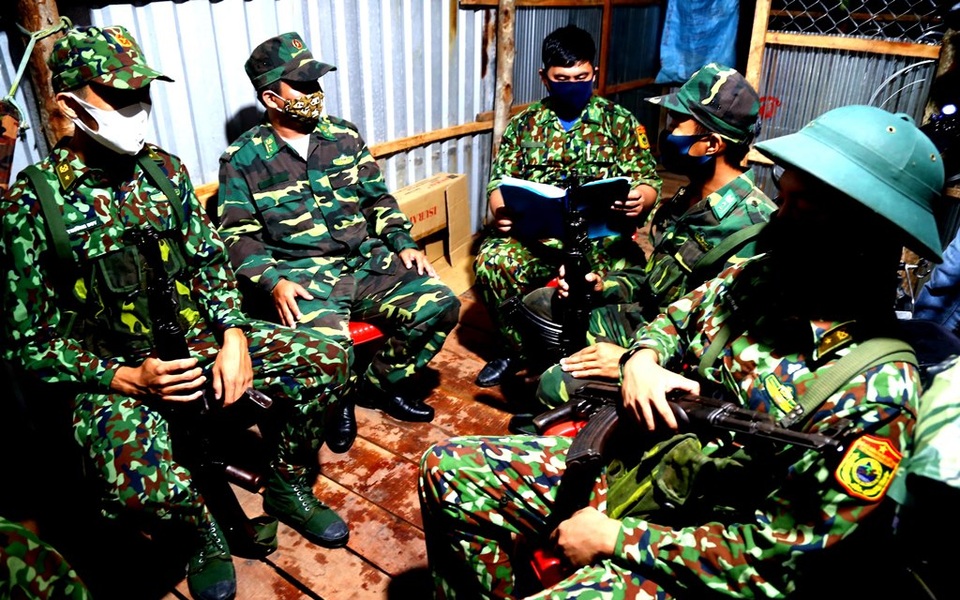 Những chiến sĩ Biên phòng ngày đêm căng mình chống Covid-19 - 10 Những chiến sĩ Biên phòng ngày đêm căng mình chống Covid-19 - 10