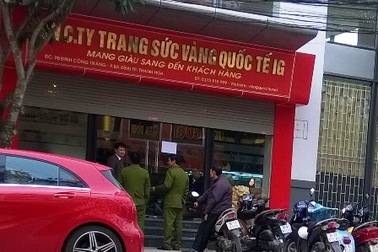Công an khám xét sàn vàng tại thành phố Thanh Hóa