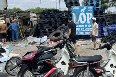 Cháy lán bán hàng ven quốc lộ 5, một người tử vong
