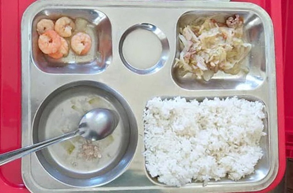 Lùm xùm những bữa ăn mang nặng… “tủi hờn” ở trường học năm 2019 - 3 Lùm xùm những bữa ăn mang nặng… “tủi hờn” ở trường học năm 2019 - 3