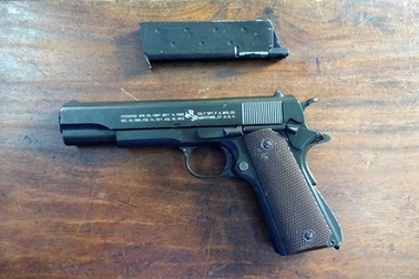 Hai nhóm thanh niên "loạn đả" với súng, mìn, hung khí tự chế