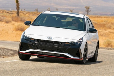 Top 10 xe cỡ nhỏ bán chạy nhất thế giới năm 2021