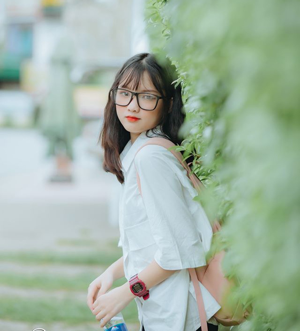 Nữ tình nguyện viên phố núi gây thương nhớ trong kỳ thi tốt nghiệp THPT - 6 Nữ tình nguyện viên phố núi gây thương nhớ trong kỳ thi tốt nghiệp THPT - 6