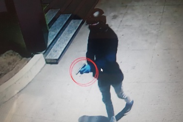 Bắt 2 thanh niên nghi nổ súng cướp ngân hàng ở Khánh Hòa