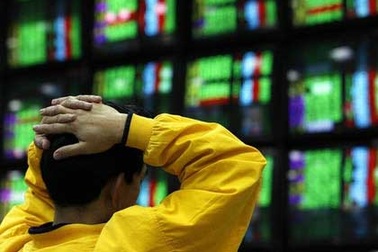 VN-Index “bốc hơi” hơn 8 điểm
