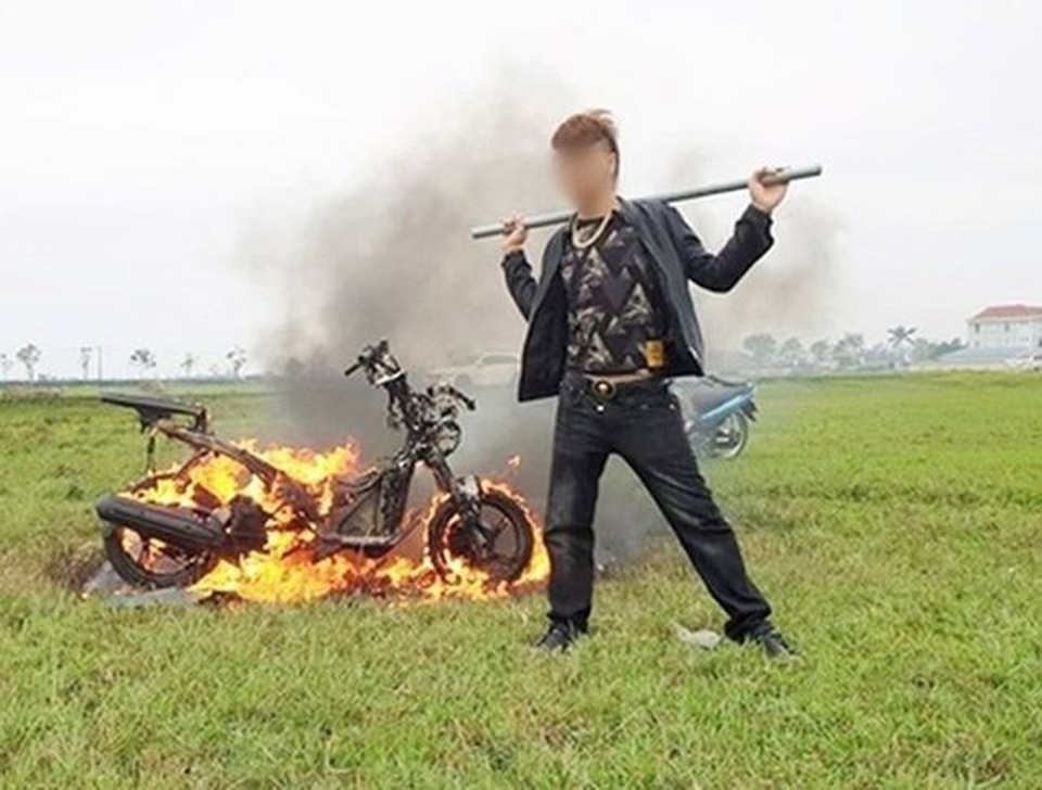 Đề Văn “say lòng người” và đề về Khá “bảnh” gây tranh cãi 2019 - 6 Đề Văn “say lòng người” và đề về Khá “bảnh” gây tranh cãi 2019 - 6