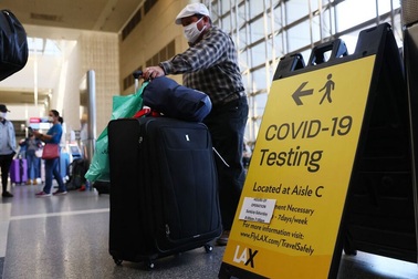 Mỹ cho khách nước ngoài đã tiêm đủ liều vaccine nhập cảnh