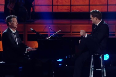 Michael Buble song ca với Blake Shelton nhạc phẩm "Home"