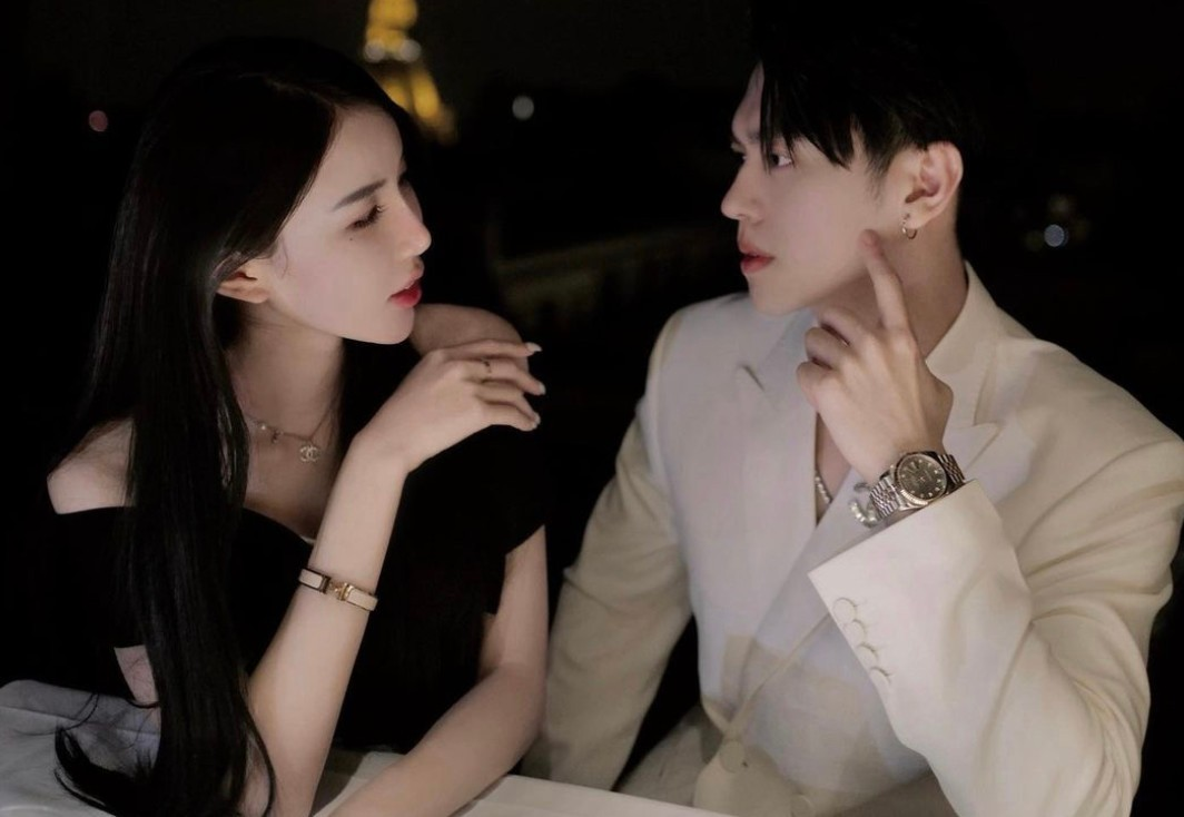 Tuan muda Hanoi membuat kehebohan tentang Siapa orang itu dengan tiba-tiba melamar pacarnya - 7 Thiếu gia Hà thành gây sốt tại Người ấy là ai bất ngờ cầu hôn bạn gái - 7