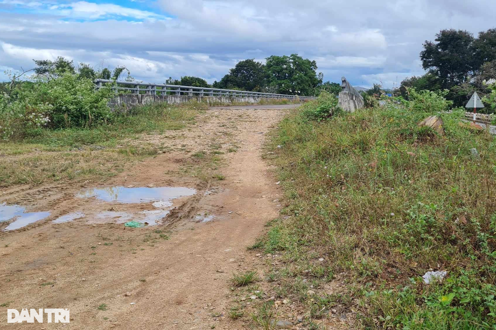 Đề xuất xã hội hóa để hoàn tất cây cầu dang dở nối Đắk Lắk - Gia Lai - 4 Đề xuất xã hội hóa để hoàn tất cây cầu dang dở nối Đắk Lắk - Gia Lai - 4