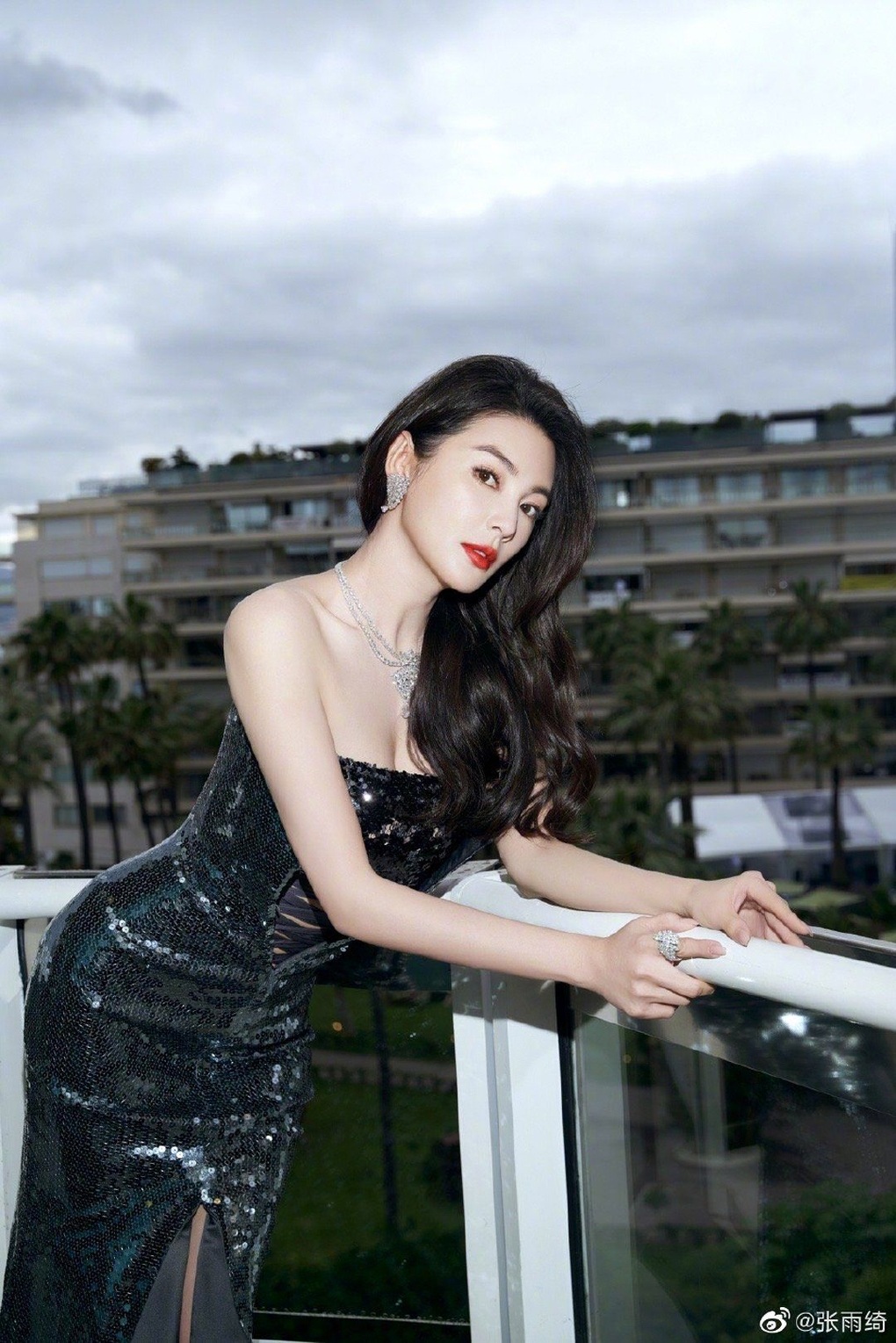 Trở lại Cannes, mỹ nhân Sắc, Giới Thang Duy được chào đón nồng nhiệt - 15 Trở lại Cannes, mỹ nhân Sắc, Giới Thang Duy được chào đón nồng nhiệt - 15
