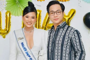 Diễn viên Như Mây mặc gợi cảm đón tuổi mới