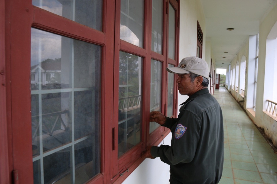 Không người học, trung tâm dạy nghề 25 tỷ đồng bỏ hoang, máy móc phủ bạt - 13 Không người học, trung tâm dạy nghề 25 tỷ đồng bỏ hoang, máy móc phủ bạt - 13