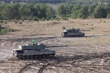 Phương Tây tăng tốc viện trợ cho Ukraine