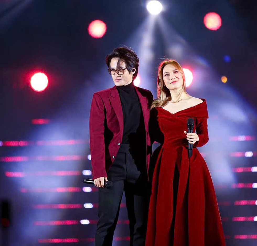 Đạo diễn Phạm Hoàng Nam: Niels Lan Doky hội ngộ Thanh Lam sẽ bùng nổ - 9 Đạo diễn Phạm Hoàng Nam: Niels Lan Doky hội ngộ Thanh Lam sẽ bùng nổ - 9