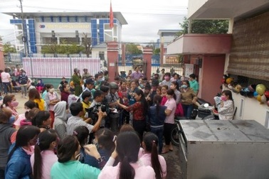 Công nhân ngừng việc tập thể vì chậm lương thưởng Tết