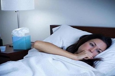 Làm sao để cải thiện và phòng ngừa cơn ho về đêm hiệu quả, an toàn?