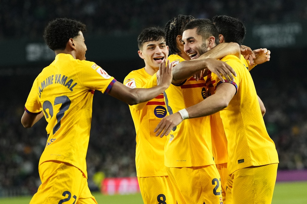 Real Madrid, Barcelona giành trọn 3 điểm, Girona thắng đậm Sevilla - 1 Real Madrid, Barcelona giành trọn 3 điểm, Girona thắng đậm Sevilla - 1