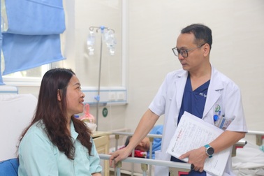 Bỗng dưng mờ mắt, phát hiện khối phình động mạch não "khổng lồ"