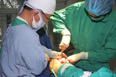 Phẫu thuật cắt bỏ thành công khối u mỡ 3kg 