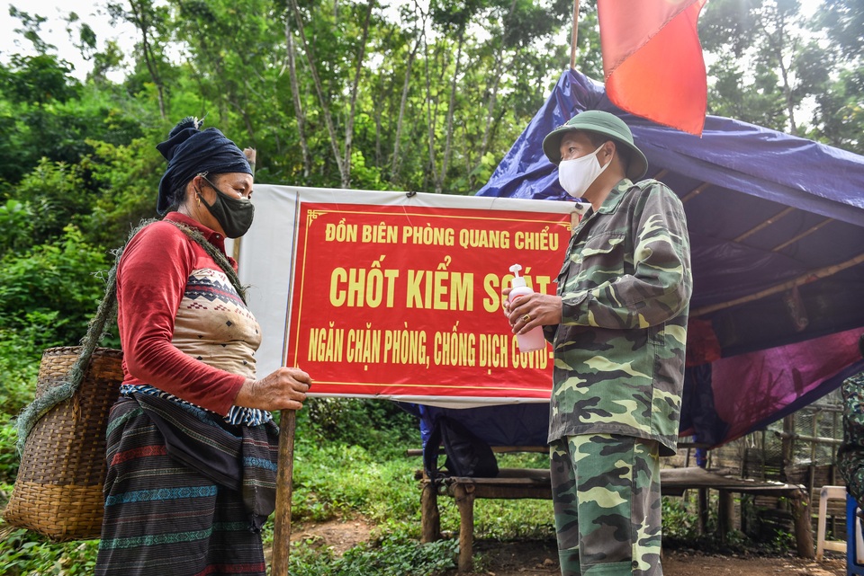 Cuộc chiến Covid-19 nơi phên dậu Tổ quốc - 4 Cuộc chiến Covid-19 nơi phên dậu Tổ quốc - 4