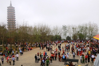 Du khách đến Ninh Bình tăng cao kỷ lục đầu năm mới Mậu Tuất 2018