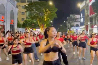 Nhảy nhót, tập thể dục trên đường có thể bị xử lý ra sao?