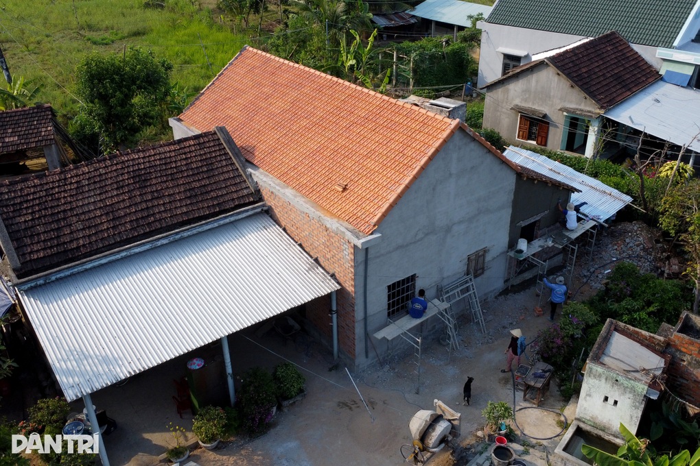 Người cha 75 tuổi và 3 con trai tật nguyền sắp được ở trong ngôi nhà mơ ước - 2