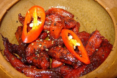 Nhớ nồi cá bống kho của mẹ