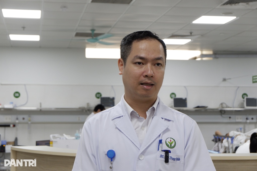 Cabin bốc cháy sau tai nạn, 3 người trên xe bị thương nặng - 2 Cabin bốc cháy sau tai nạn, 3 người trên xe bị thương nặng - 2