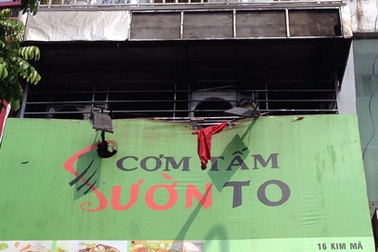 Hà Nội: Hỏa hoạn tại tiệm cơm tấm, hai bình gas cháy đen