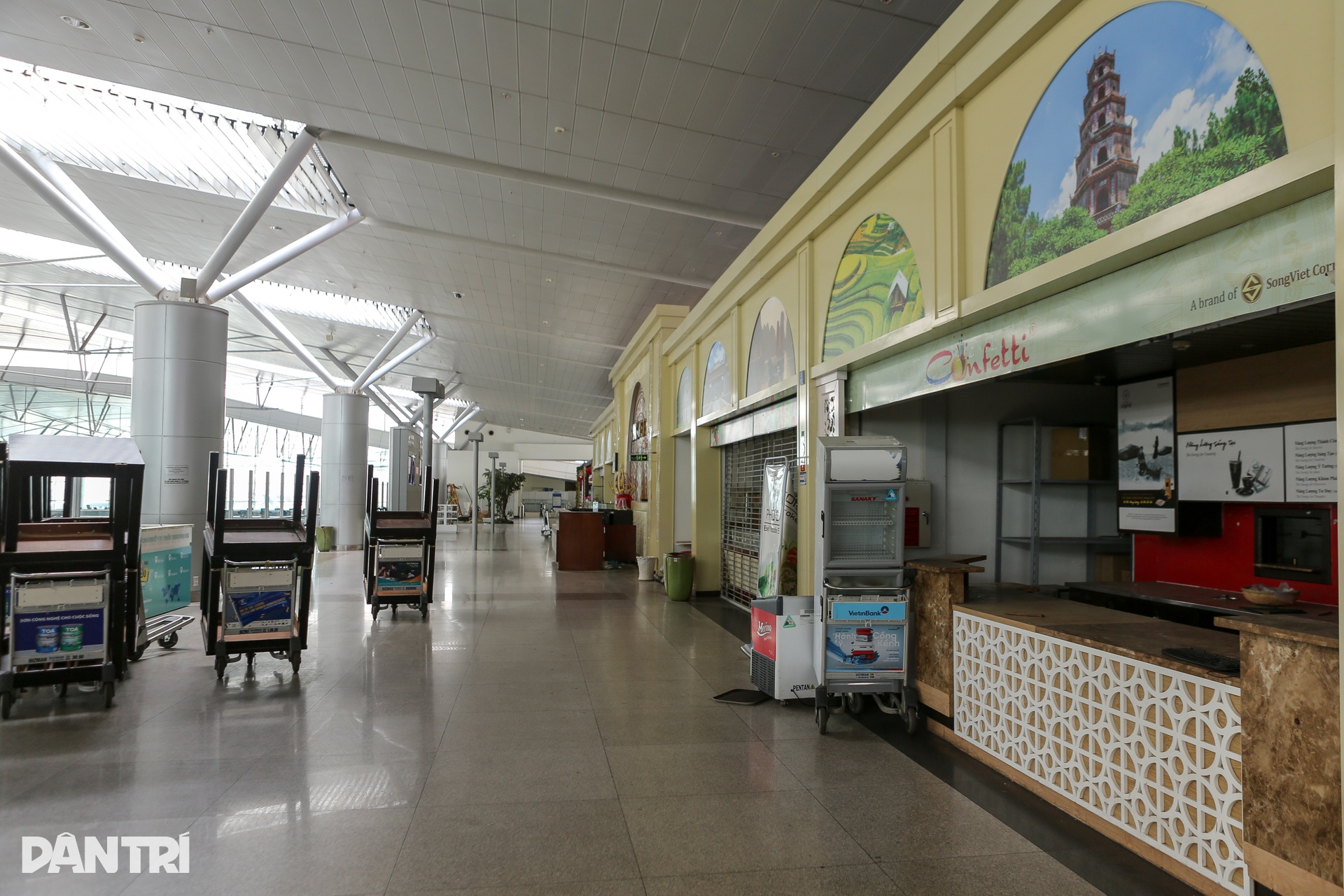 Nhà ga quốc tế sân bay Tân Sơn Nhất nhếch nhác không tưởng - 4 Nhà ga quốc tế sân bay Tân Sơn Nhất nhếch nhác không tưởng - 4