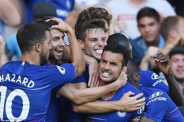 Chelsea 2-0 Bournemouth: Chiến công của Pedro và Hazard