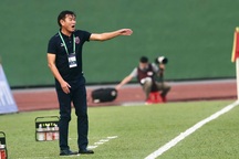 HLV Phan Thanh Hùng khen ngợi Tiến Linh