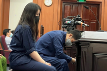 Tiếng thét rợn người giữa phiên tòa hiu hắt xử vụ "dì ghẻ" Quỳnh Trang