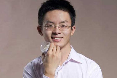 Chàng sinh viên làm giàu nhờ phát minh ra bóng đèn LED