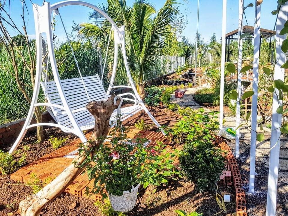 Ông bố trẻ ở Đắk Lắk làm nhà vườn đổi gió đẹp mê chỉ 160 triệu đồng - 9 Ông bố trẻ ở Đắk Lắk làm nhà vườn đổi gió đẹp mê chỉ 160 triệu đồng - 9