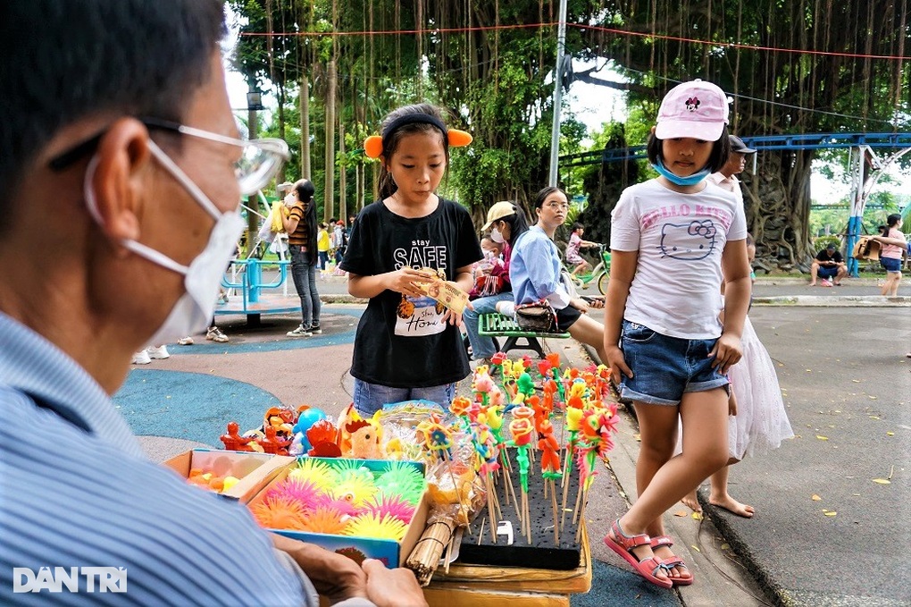 Chuyện người Xuân La, 30 năm ngồi vọc bột, nặn đồ chơi chim cò - 7 Chuyện người Xuân La, 30 năm ngồi vọc bột, nặn đồ chơi chim cò - 7