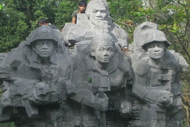 Hãy giữ vẻ trang nghiêm cho Nghĩa trang Trường Sơn