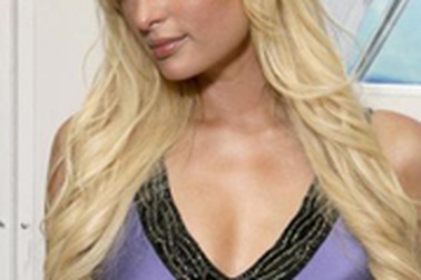 Paris Hilton bị bẽ mặt!