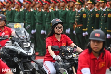 Ngắm dàn siêu mô tô trong lễ diễu hành kỷ niệm 70 năm Giải phóng Hải Phòng