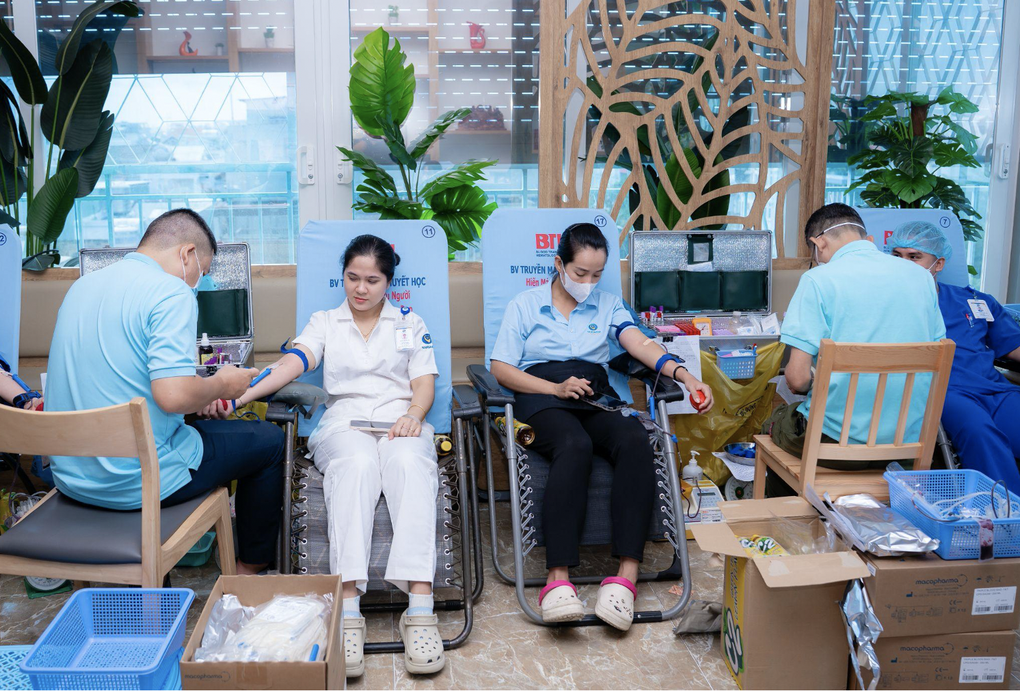 Hàng trăm người đến Bệnh viện Đa khoa Quốc tế Nam Sài Gòn tiếp sức sự sống - 3 Hàng trăm người đến Bệnh viện Đa khoa Quốc tế Nam Sài Gòn tiếp sức sự sống - 3