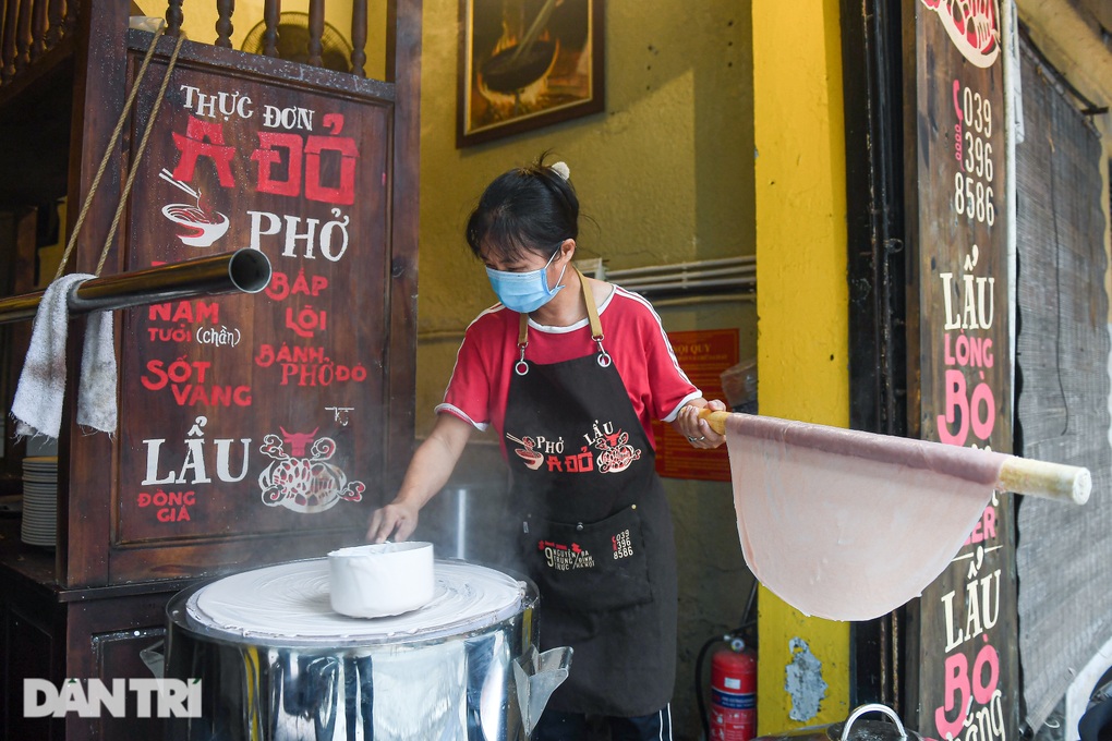 Quán phở đỏ độc lạ ở Hà Nội, ông chủ kì công học công thức từ Hà Giang - 1 Quán phở đỏ độc lạ ở Hà Nội, ông chủ kì công học công thức từ Hà Giang - 1