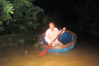    Tỏa sáng những tấm gương tốt trong cơn bão số 10