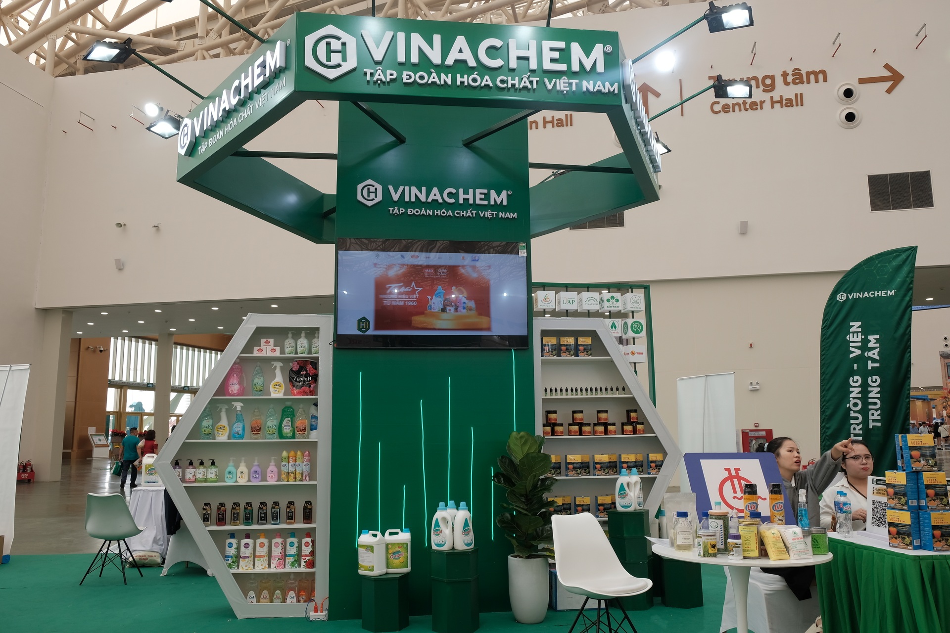 Các doanh nghiệp ông lớn mang gì đến Hội chợ Mùa Thu lần thứ nhất? - 14 Các doanh nghiệp ông lớn mang gì đến Hội chợ Mùa Thu lần thứ nhất? - 14