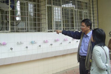 Gần 200 học sinh trường Hà Nội - Amsterdam mệt mỏi bất thường 