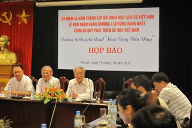 Ra mắt Quỹ Phát triển Sử học Việt Nam